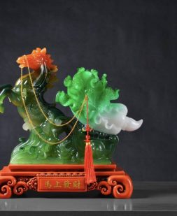 Tuấn mã xanh ngọc kéo bắp cải phong thuỷ