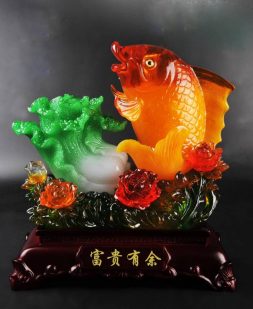 Cá chép bên bắp cải với ngụ ý chiêu tài, hút lộc, mang đến may mắn, của cải dư dả cho gia chủ