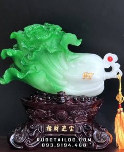 Bắp cải trong tiếng Hán đọc là “bạch thái" gần âm với bách tài, tức là muôn vàn tài lộc, của cải dư dả, sức khoẻ dồi dào