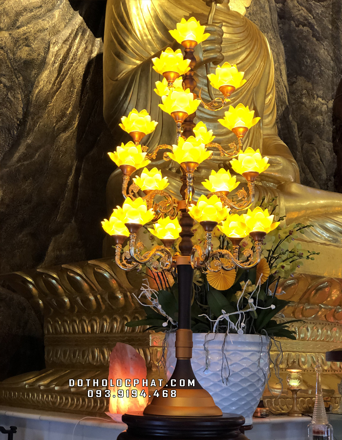 Lộc Phát thi công - ráp đèn thờ sen nhở thân cổ tại chùa