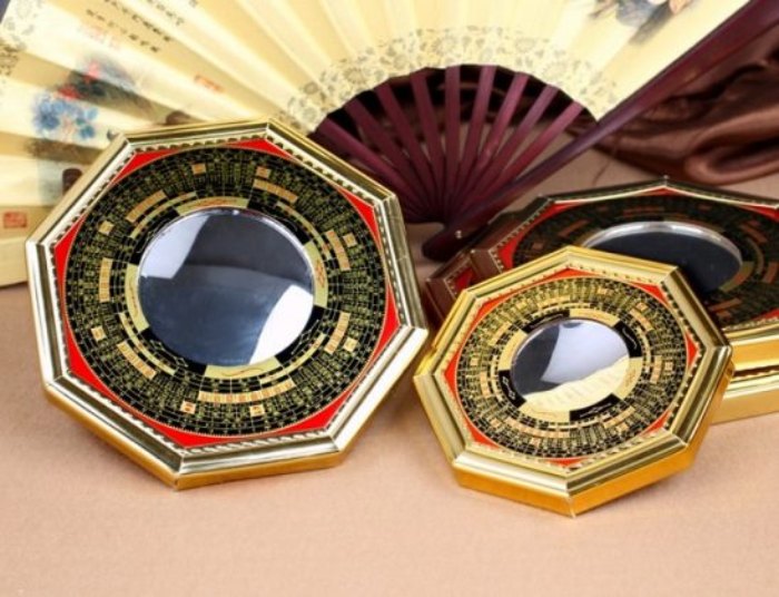Loại gương này được dùng để hóa giải, chuyển hóa các nguồn năng lượng phong thủy tiêu cực