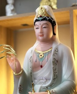 tượng Phật Quan Âm xanh đẹp bằng bột đá khoáng