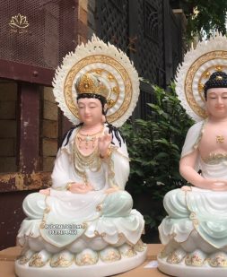 Tượng Đại Thế Chí bồ Tát đẹp bằng đá áo rủ có hào quang