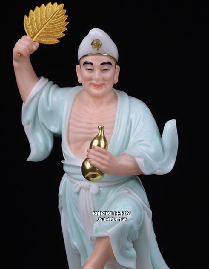 tượng tế công đứng đẹp bằng bột đá xanh ngọc