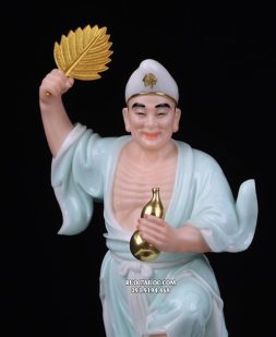 tượng tế công bằng bột đá xanh ngọc đẹp