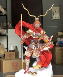 tượng tề thiên đại thánh bằng đá vẽ gấm đẹp