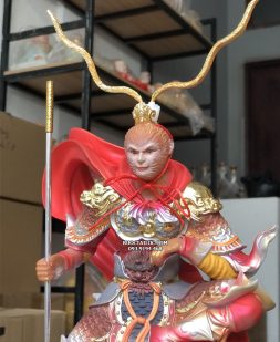 tượng tề thiên đại thánh tôn ngộ không bằng đá vẽ gấm