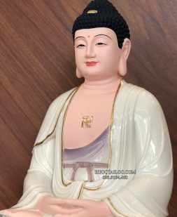 Tượng có diện đẹp, trang nghiêm, thể hiện được các vẻ đẹp và tướng tốt của Đức Phật