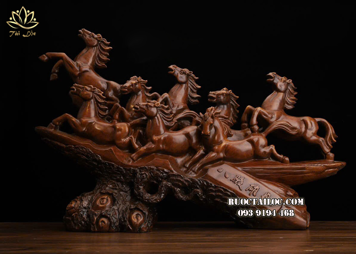 Tượng ngựa mã đáo thành công giả gỗ đẹp, sang trọng nhất tại HCM