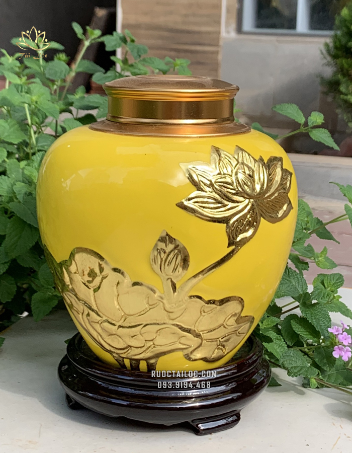 Bình đựng trà gốm sứ Bát Tràng men màu vàng cao cấp