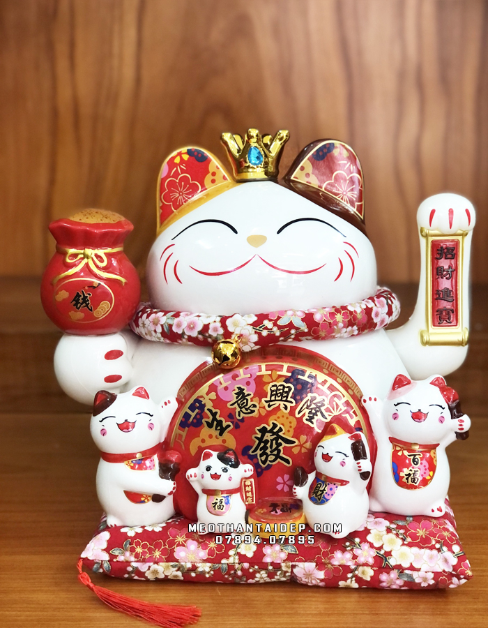 Mèo Thần Tài vẫy tay có thiết kế dễ thương, rất thích hợp để làm quà tặng tri ân khách hàng
