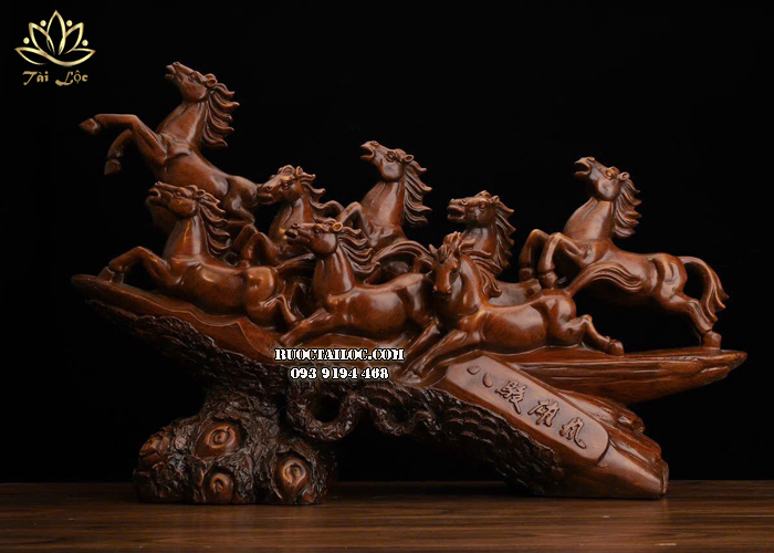 Tượng ngựa phong thủy mã đáo thành công giả gỗ cao cấp đẹp nhất