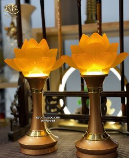 Đèn thờ cúng hoa sen giá rẻ tại HCM