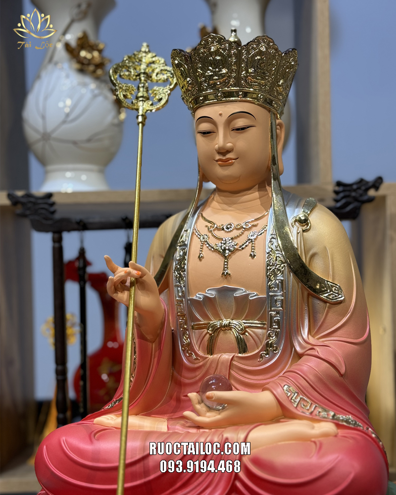 Tượng Địa Tạng Vương Bồ Tát áo đỏ ngồi đài sen vàng bằng composite đẹp