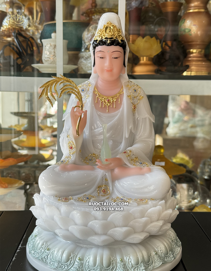 tượng Phật Bà Quan Âm Trắng Viền Đế Xanh QABT-071