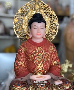 Tượng Phật Thích Ca áo gấm đỏ hào quang vàng
