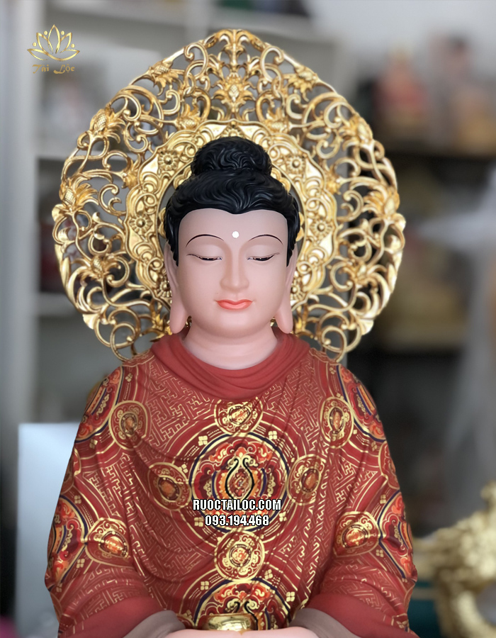 Tượng Phật Thích Ca áo gấm đỏ hào quang vàng 