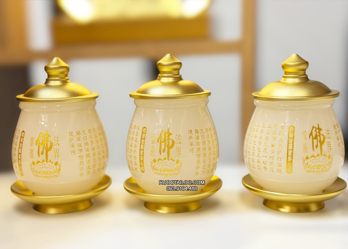 Chum có nắp bằng bột đá khắc tâm kinh chữ Phật