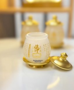 Chum có nắp bằng bột đá khắc tâm kinh chữ Phật