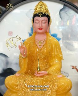 Tượng Quan Âm Bồ Tát áo rũ viền vàng bằng bột đá thạch anh
