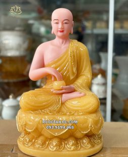 Tượng Thánh Tăng Sivali áo rũ viền vàng bằng thạch anh
