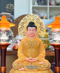 Tượng Phật Thích Ca Mâu Ni thạch anh viền vàng hào quang lá đề