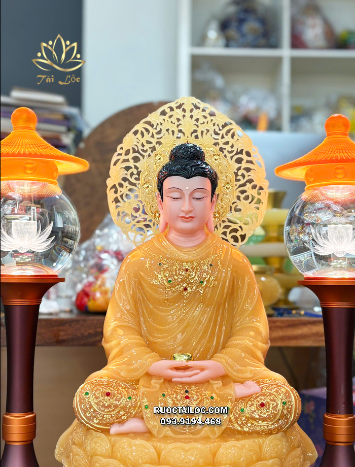 Tượng Phật Thích Ca Mâu Ni thạch anh viền vàng hào quang lá đề