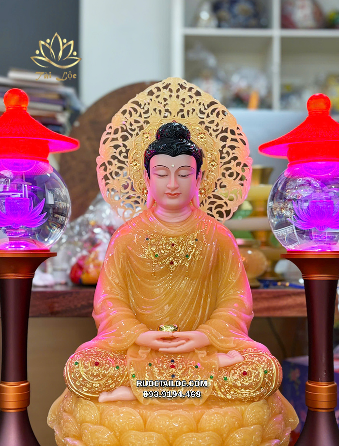 Tượng Phật Thích Ca Mâu Ni thạch anh viền vàng hào quang lá đề