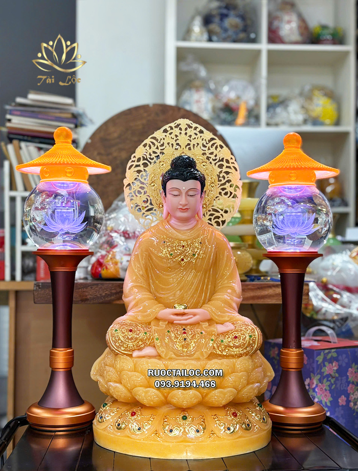 Tượng Phật Thích Ca Mâu Ni thạch anh viền vàng hào quang lá đề
