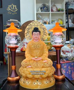 Tượng Phật Thích Ca Mâu Ni thạch anh viền vàng hào quang lá đề