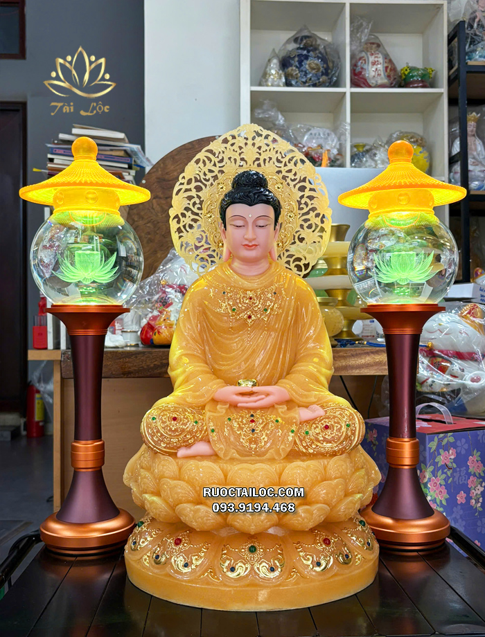 Tượng Phật Thích Ca Mâu Ni thạch anh viền vàng hào quang lá đề