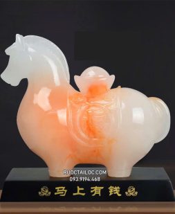 Tượng Thượng Mã Phát Tài màu cẩm thạch đẹp