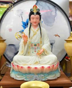 Tượng Quan Âm Bồ Tát áo trắng viền vàng đế sen hồng