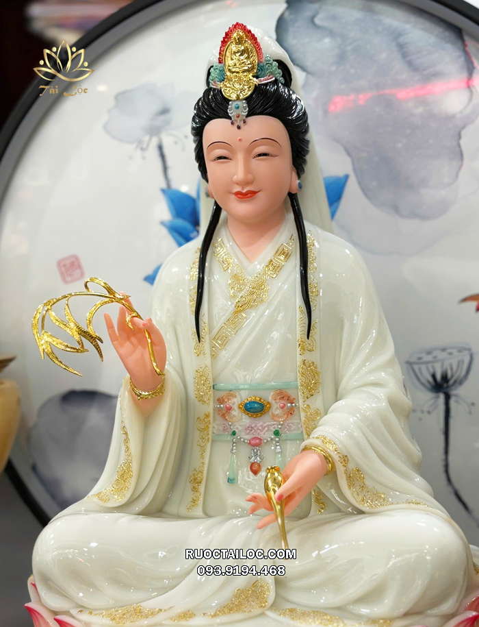 Tượng Quan Âm Bồ Tát áo trắng viền vàng đế sen hồng