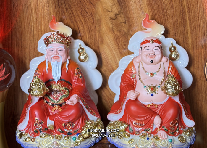 Tượng Ông Địa Thần Tài Đá Đỏ vân phong vẽ gấm đẹp