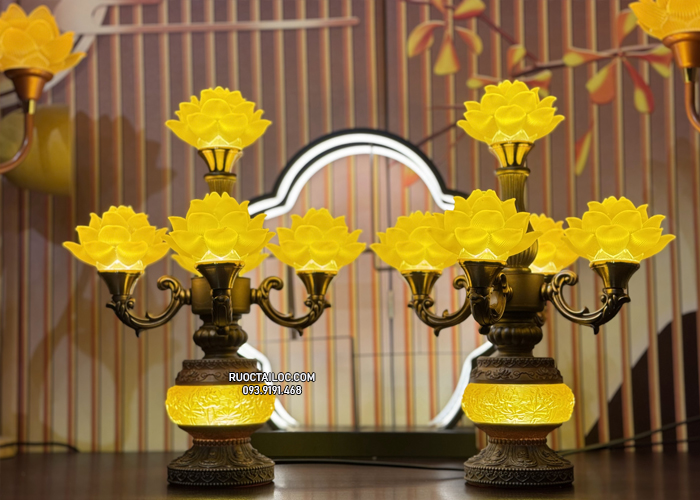đèn thờ cúng Phật 5 bông vàng thân cổ đẹp
