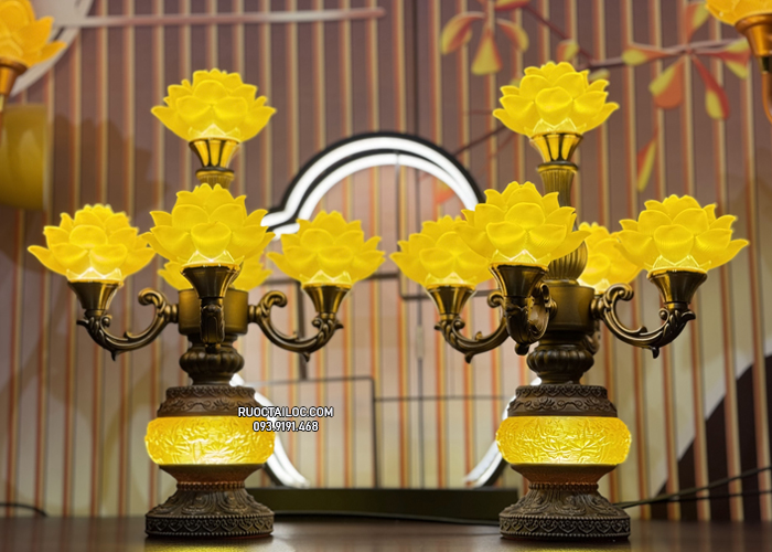đèn thờ cúng Phật 5 bông vàng thân cổ đẹp
