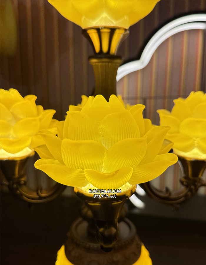 đèn thờ cúng Phật 5 bông vàng thân cổ đẹp