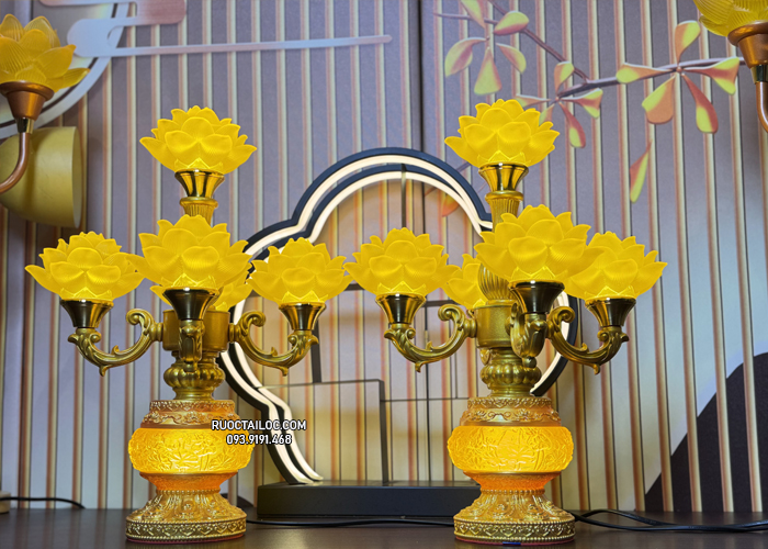 đèn thờ cúng thân vàng 5 bông cúng Phật đẹp
