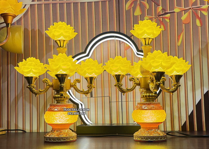 đèn thờ cúng thân vàng 5 bông cúng Phật đẹp