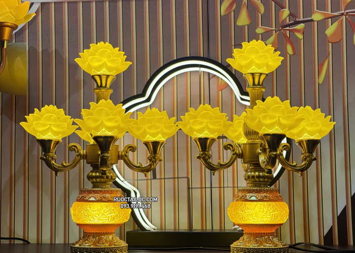đèn thờ cúng thân vàng 5 bông cúng Phật đẹp