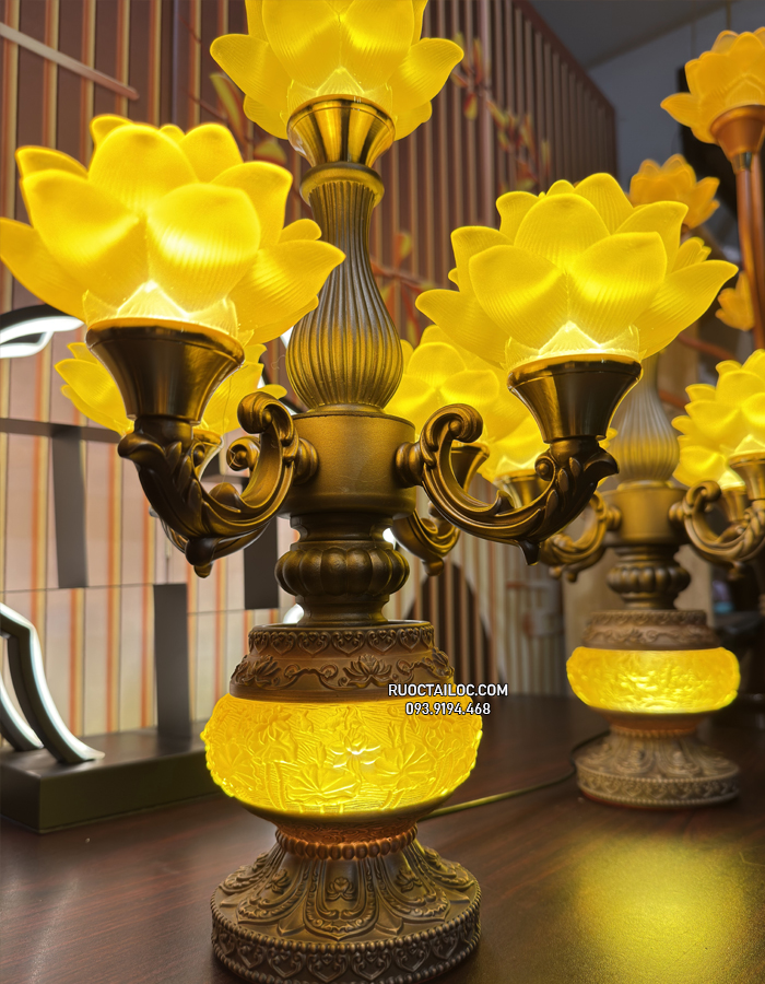 đèn thờ cúng thân vàng 5 bông cúng Phật đẹp