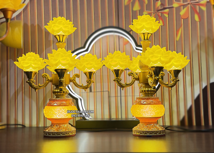 cặp đèn cúng phật 5 bông thân vàng đẹp