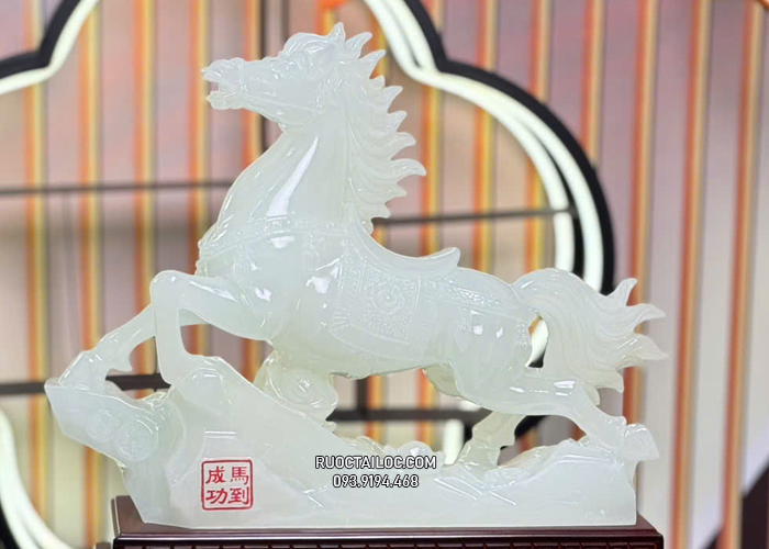 tượng ngựa bạch ngọc phi mã phong thủy đẹp