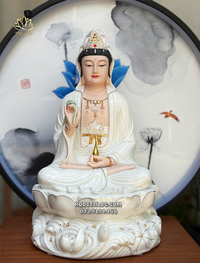 Tượng Quan Âm Bồ Tát đế sen đắp nổi sứ trắng