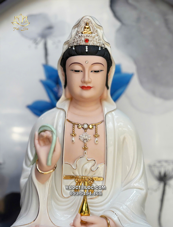 Tượng Quan Âm Bồ Tát đế sen đắp nổi sứ trắng