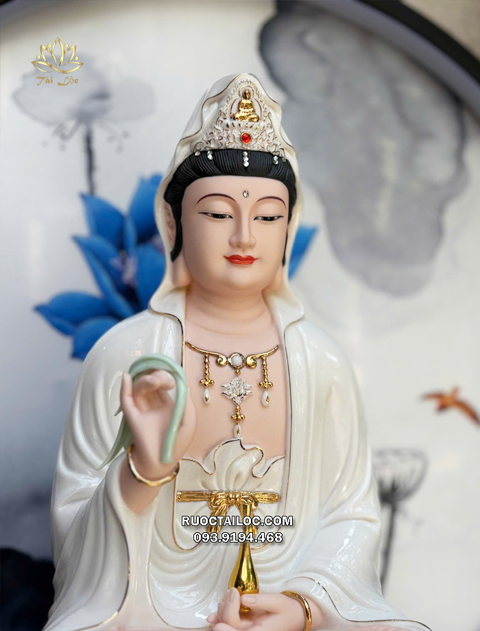 Tượng Quan Âm Bồ Tát đế sen đắp nổi sứ trắng