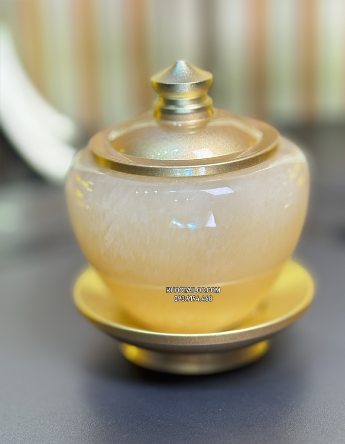 chum nước có nắp thờ cúng bằng đá tự nhiên vàng ngọc đẹp