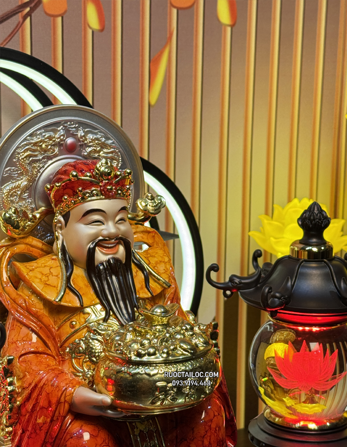 tượng thần tiền bột đá cẩm thạch đỏ có hào quang đẹp