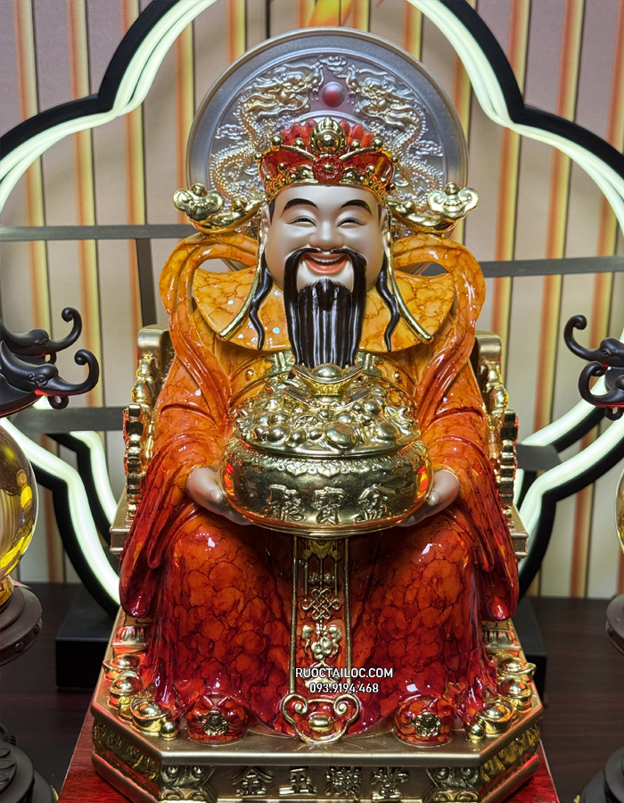 tượng thần tiền bột đá cẩm thạch đỏ có hào quang đẹp